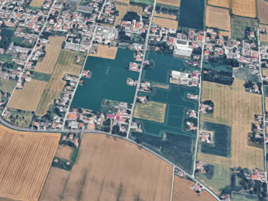 Immagine 2 di Negozio in vendita  in Via Correggio a Cento