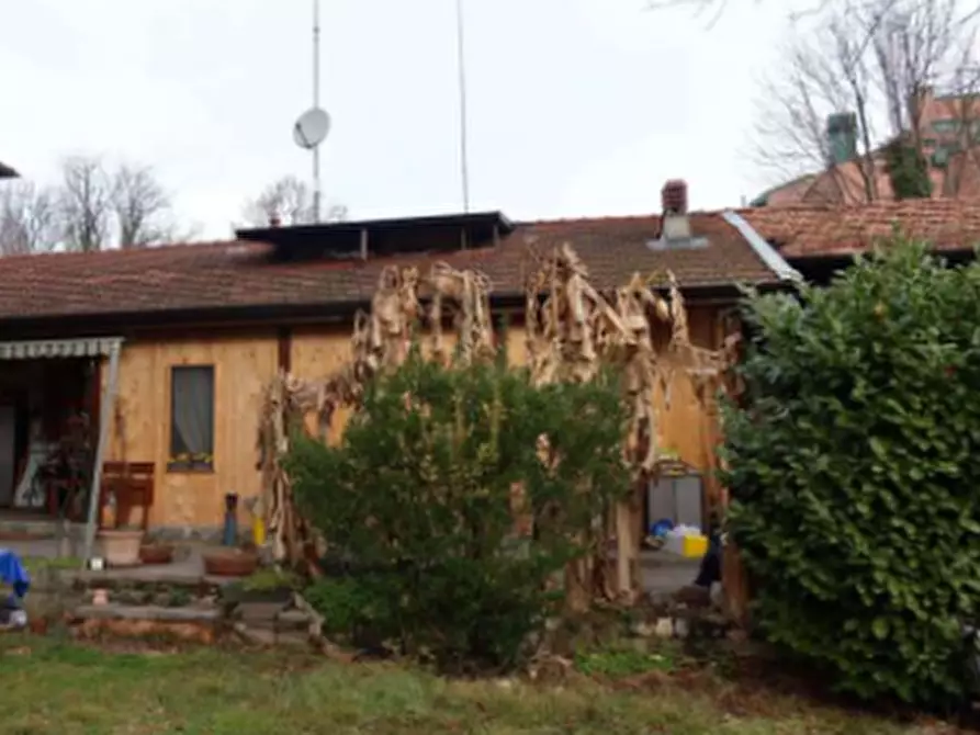 Immagine 2 di Magazzino in vendita  in Via Regina Margherita a Biassono