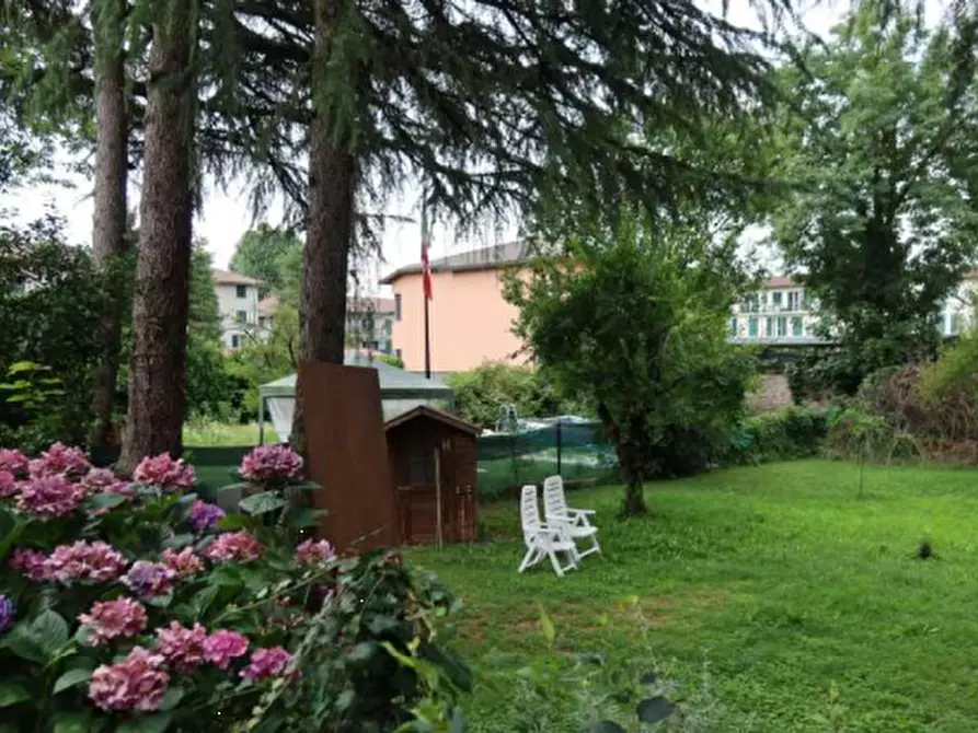 Immagine 8 di Appartamento in vendita  in Via Regina Margherita a Biassono