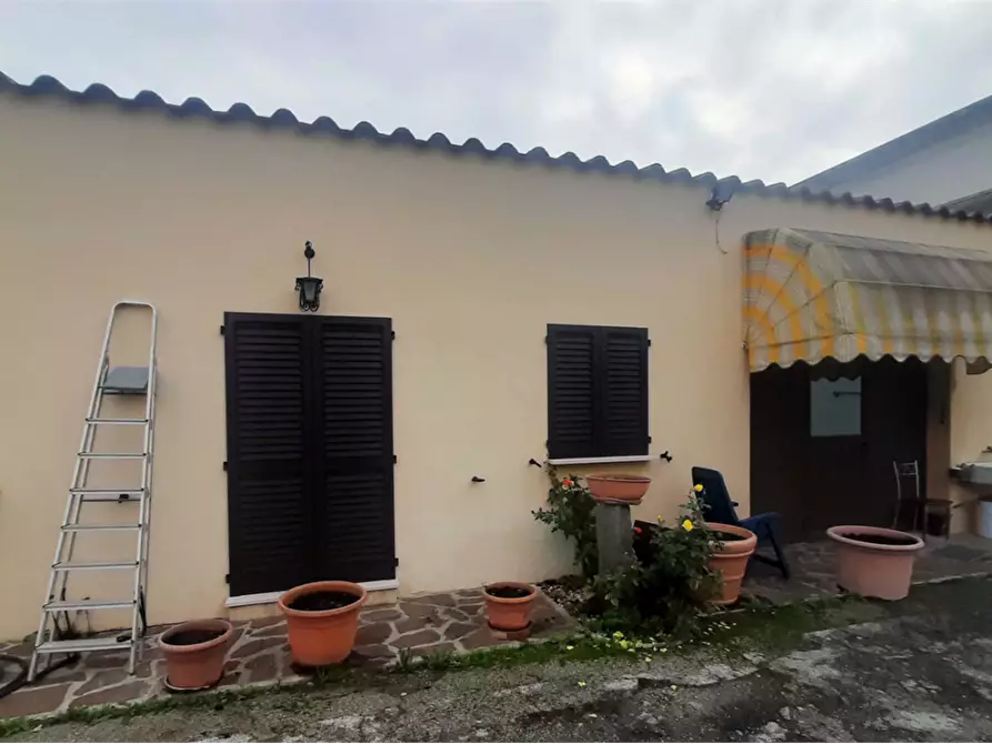 Immagine 2 di Magazzino in vendita  in Via Metauro a Cartoceto