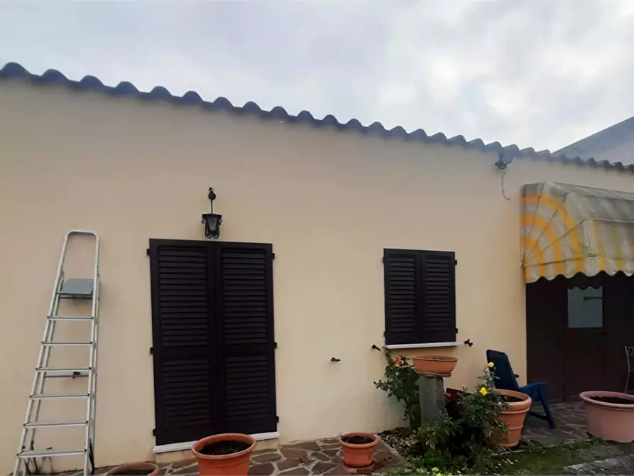 Immagine 1 di Magazzino in vendita  in Via Metauro a Cartoceto