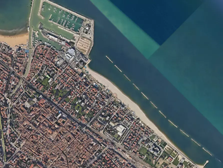 Immagine 6 di Magazzino in vendita  in Viale Dante a Fano