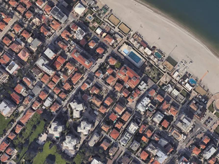 Immagine 7 di Magazzino in vendita  in Viale Dante a Fano