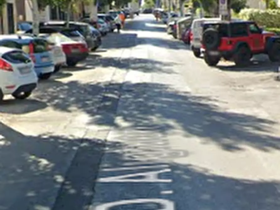 Immagine 10 di Magazzino in vendita  in Viale Dante a Fano