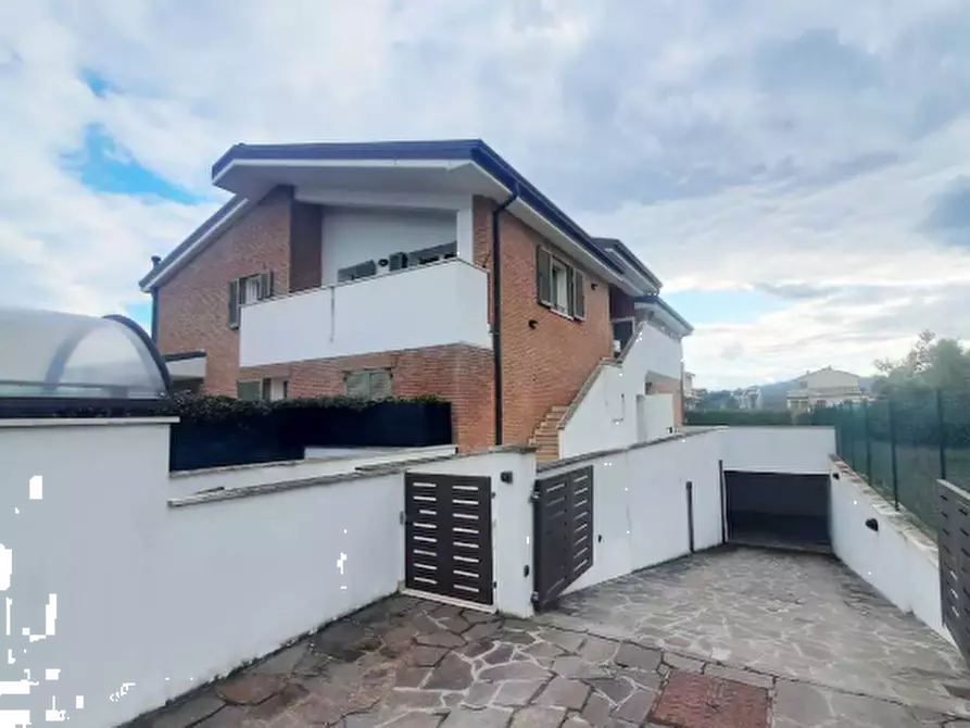 Immagine 2 di Appartamento in vendita  in Via Torrente a Fano