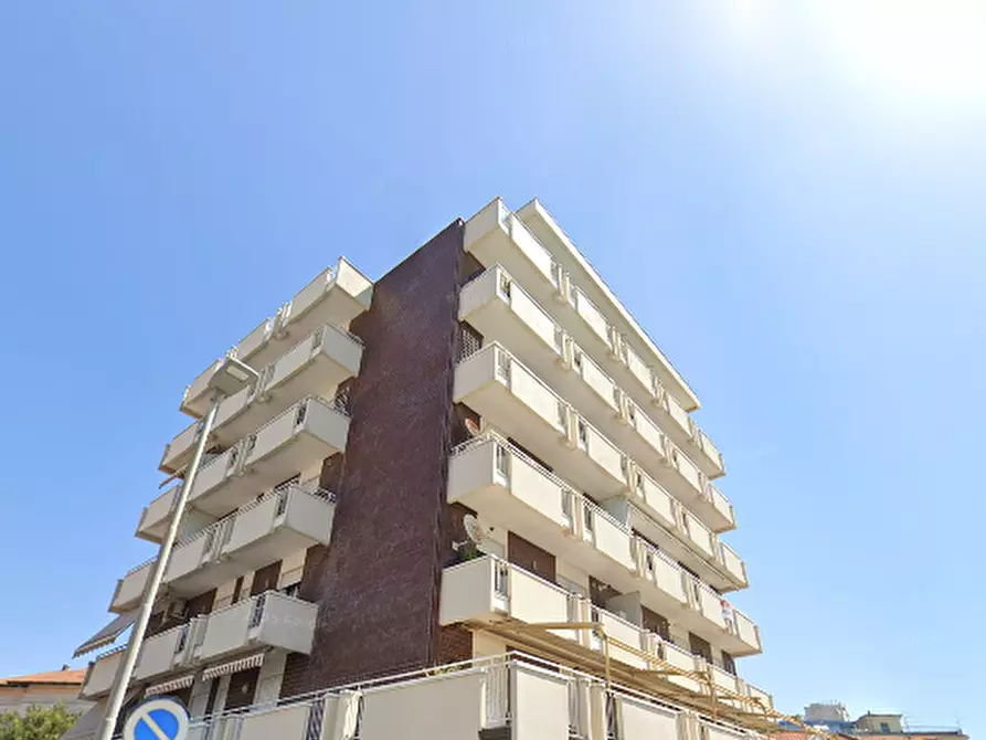 Immagine 10 di Appartamento in vendita  in Via Isonzo a Bellaria-Igea Marina