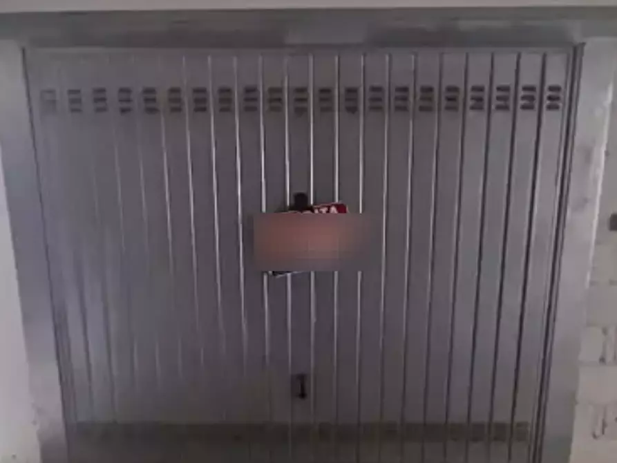 Immagine 4 di Garage in vendita  in Via Brigata Messina a Fano