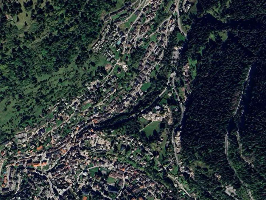 Immagine 4 di Appartamento in vendita  in Via della Torre  a Ponte Di Legno