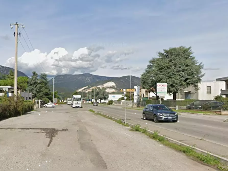 Immagine 10 di Capannone industriale in vendita  in  Via G. Garibaldi a Botticino