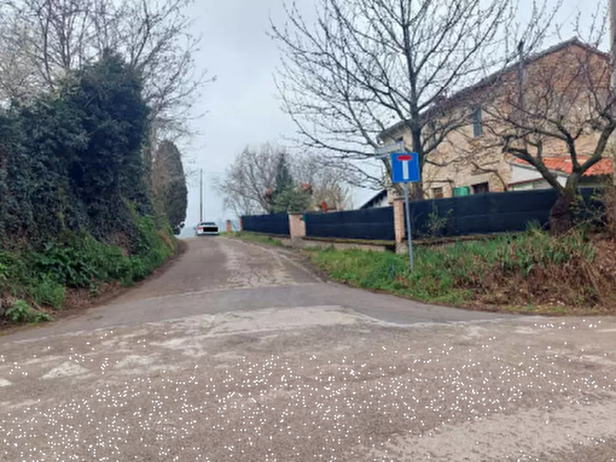 Immagine 4 di Terreno edificabile in vendita  in Localita' Monteromanesco a Pesaro