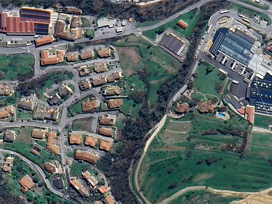 Immagine 16 di Appartamento in vendita  in Via San Rocco  a Caino