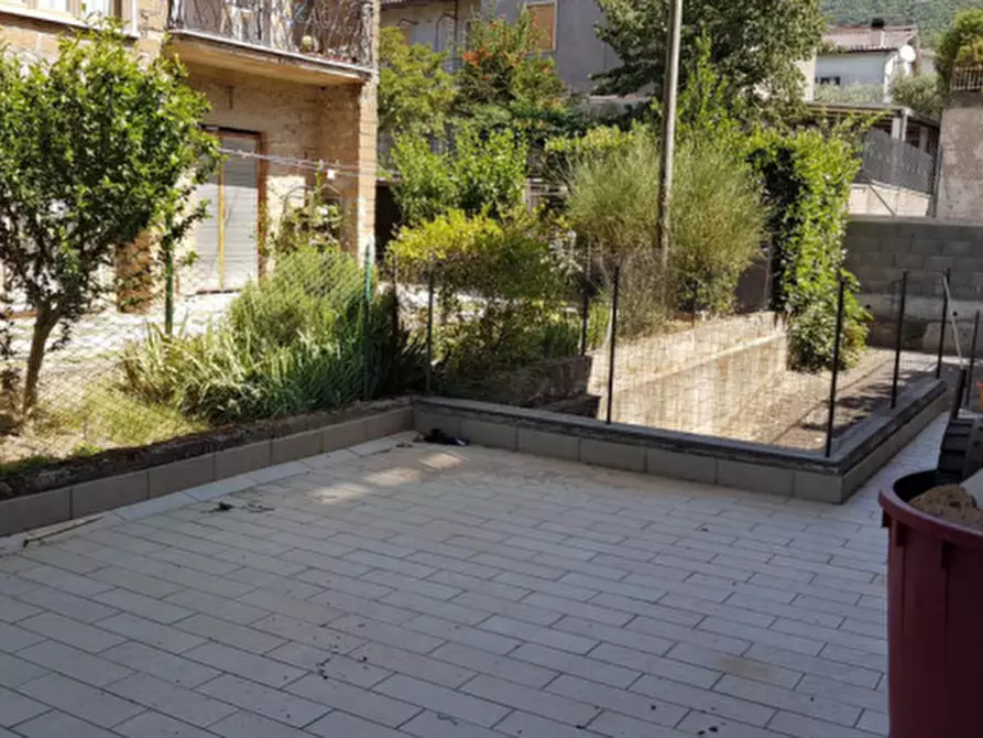 Immagine 4 di Magazzino in vendita  in Strada dei Forestieri a Lugnano In Teverina