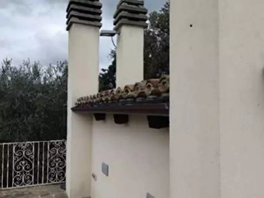 Immagine 14 di Stabile in vendita  in Via di Mezzo a Colli Al Metauro