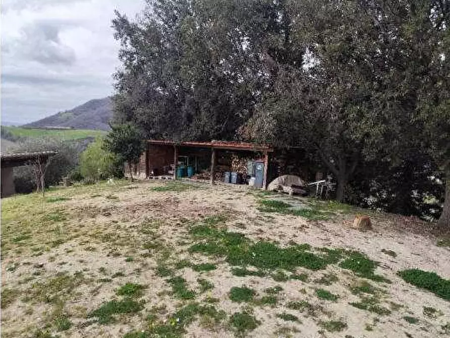 Immagine 16 di Stabile in vendita  in Via di Mezzo a Colli Al Metauro