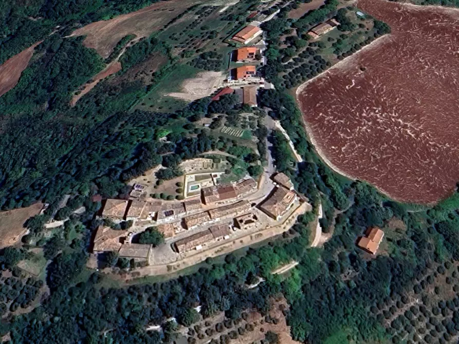 Immagine 33 di Stabile in vendita  in Via di Mezzo a Colli Al Metauro