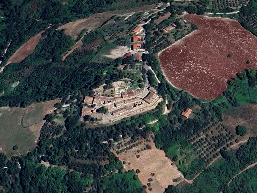 Immagine 34 di Stabile in vendita  in Via di Mezzo a Colli Al Metauro