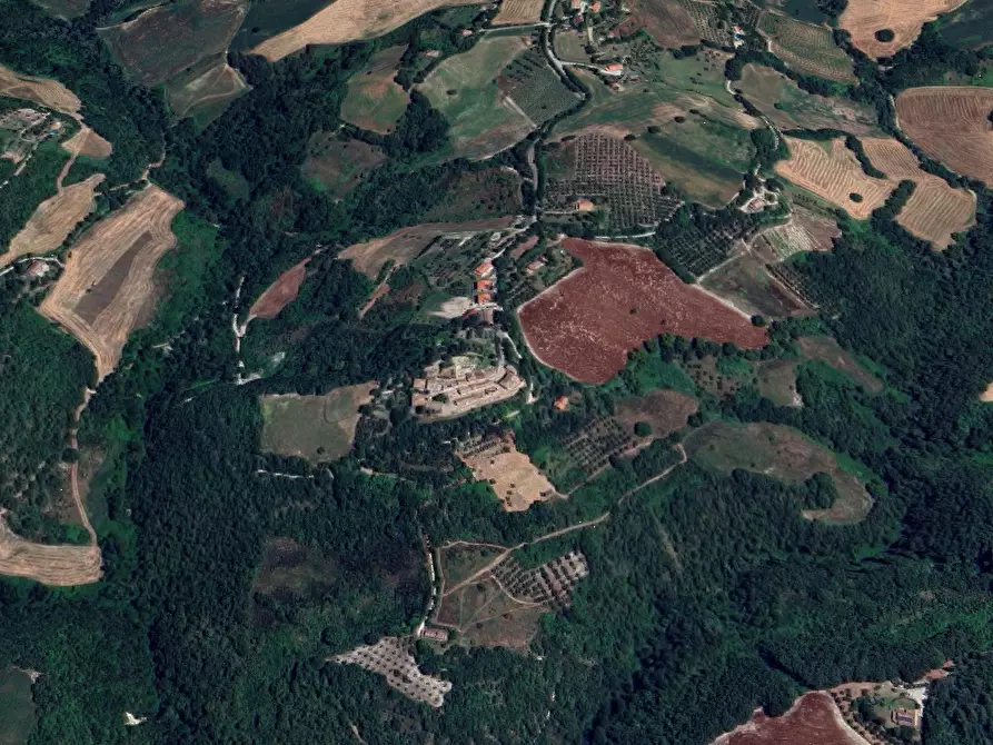 Immagine 37 di Stabile in vendita  in Via di Mezzo a Colli Al Metauro