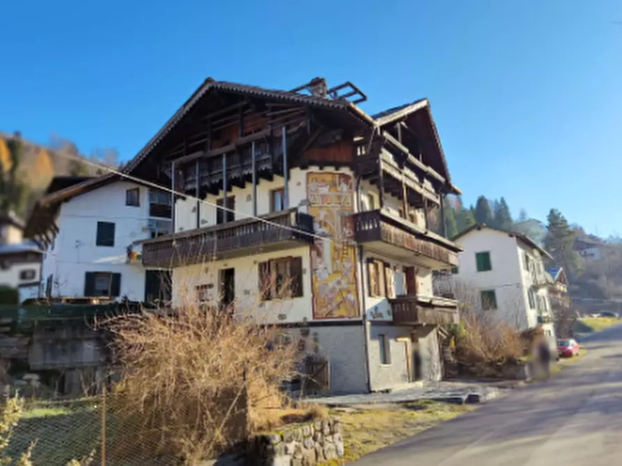 Immagine 1 di Casa indipendente in vendita  in Via Dante Alighieri a Forni Di Sopra
