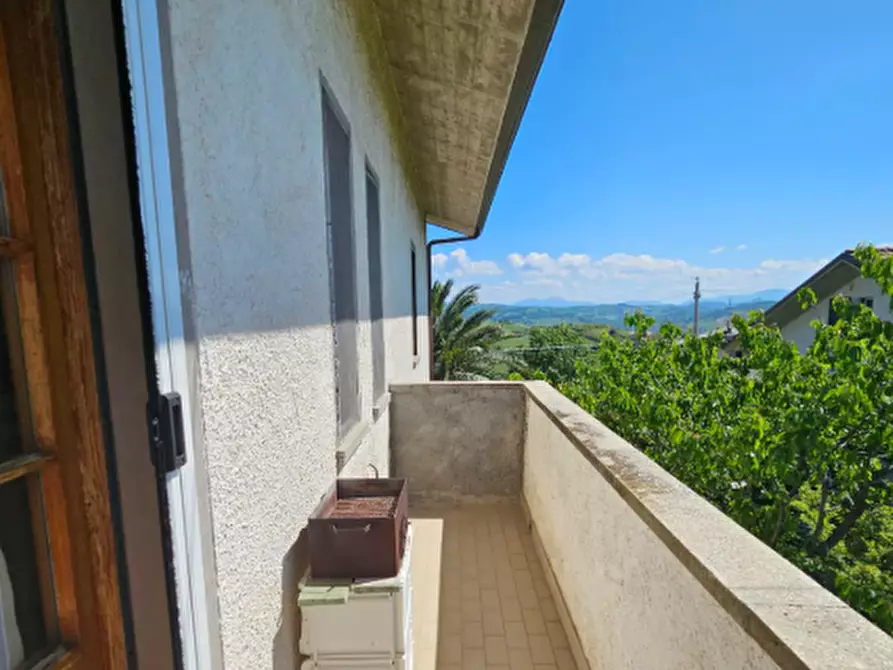 Immagine 3 di Casa bifamiliare in vendita  in Via Antonio Gramsci a Montecalvo In Foglia