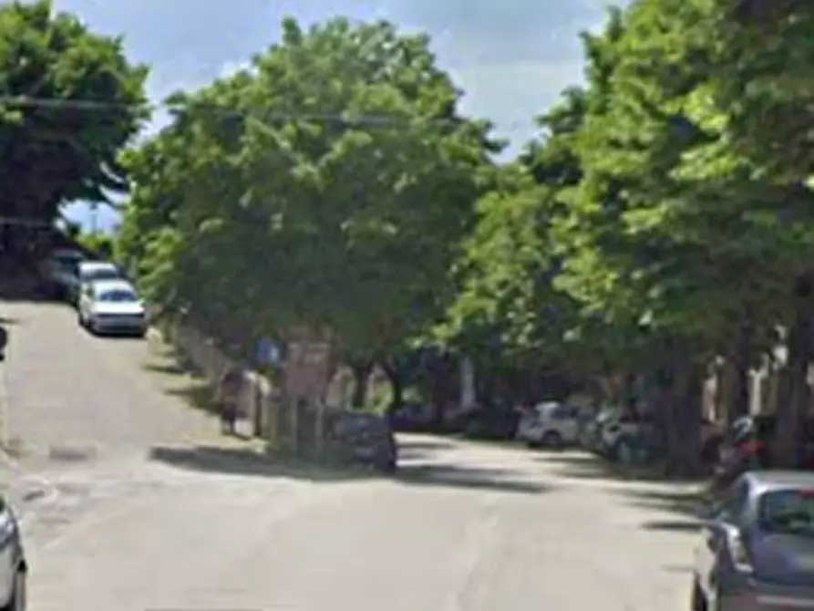 Immagine 12 di Magazzino in vendita  in  Via G. Garibaldi a Terre Roveresche