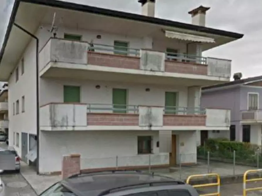 Immagine 8 di Appartamento in vendita  in Via Lignano Sabbiadoro  a Latisana