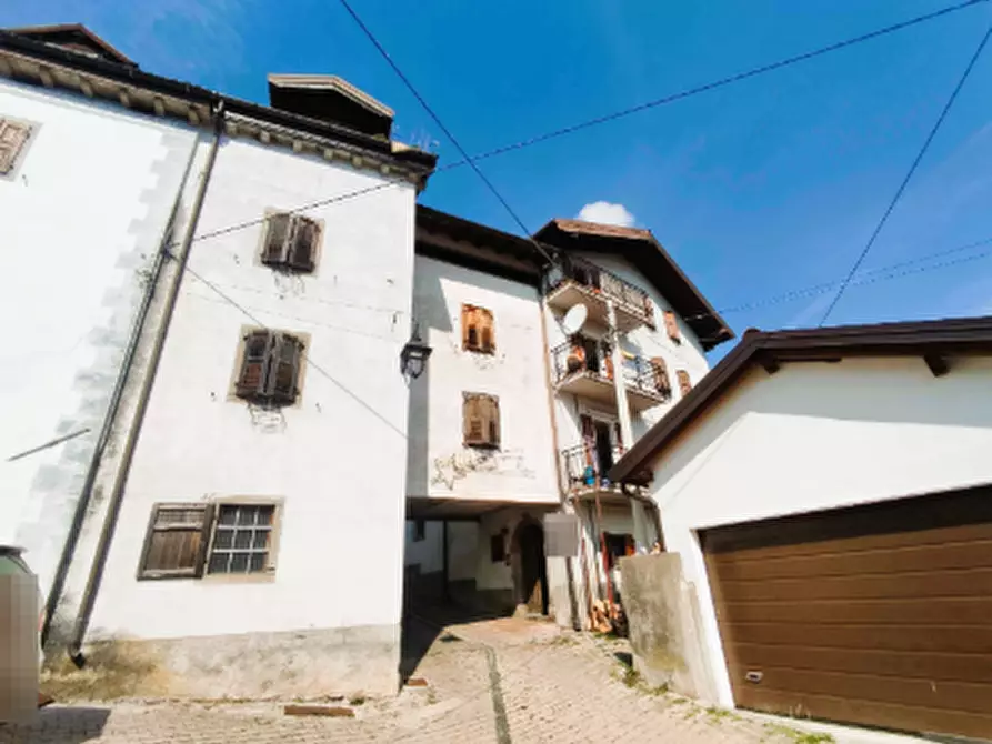 Immagine 1 di Appartamento in vendita  in Largo Giovanni Canciani a Paularo