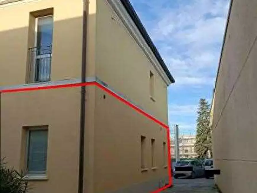 Immagine 18 di Ufficio in vendita  in Via Enrico Mattei a Fano