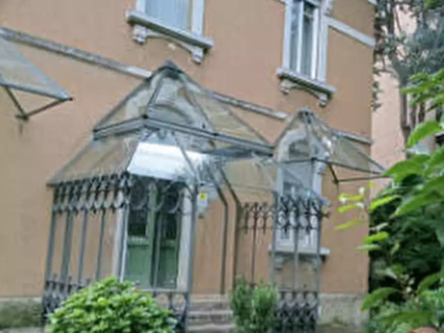 Immagine 3 di Villa in vendita  in Via Roma a Saronno