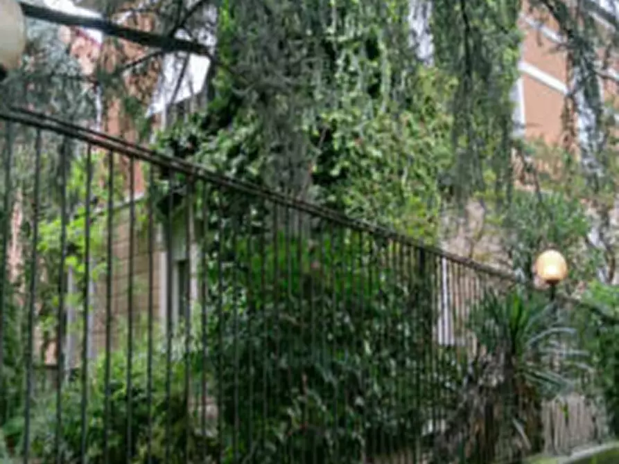 Immagine 8 di Villa in vendita  in Via Roma a Saronno