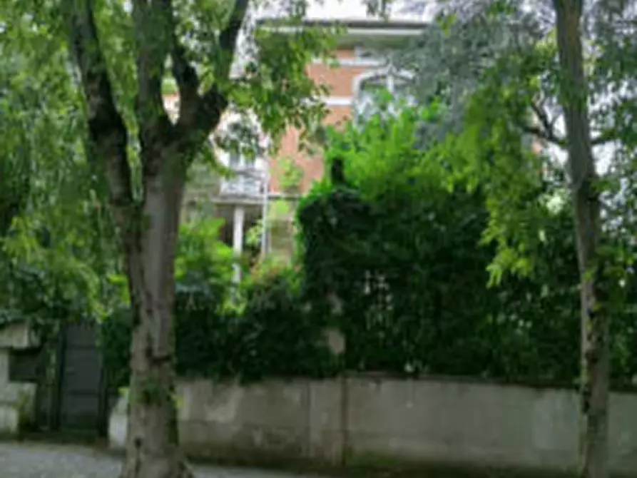 Immagine 10 di Villa in vendita  in Via Roma a Saronno