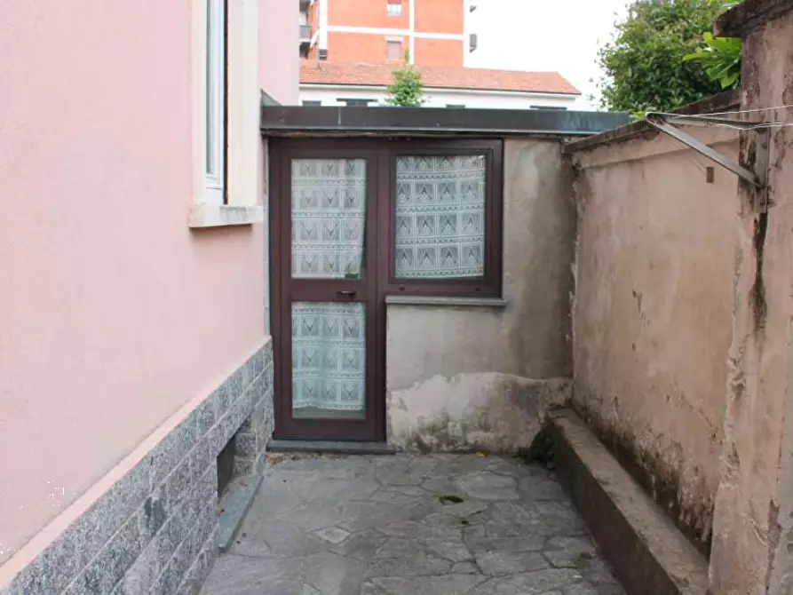 Immagine 9 di Villa in vendita  in Via della Liberazione a Gallarate