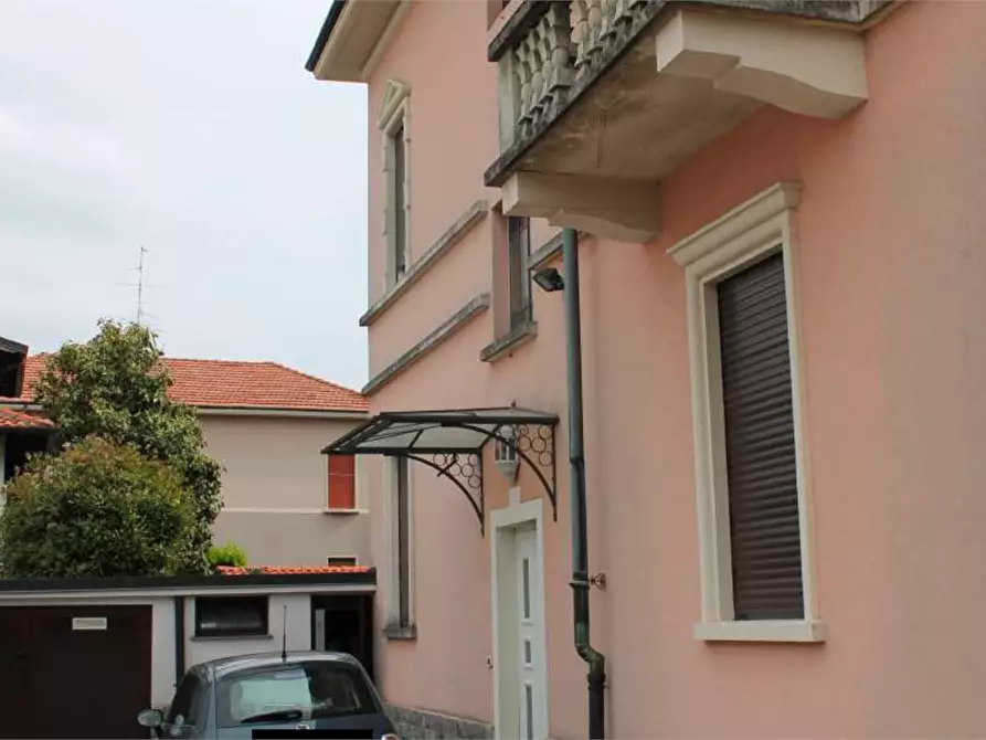 Immagine 11 di Villa in vendita  in Via della Liberazione a Gallarate