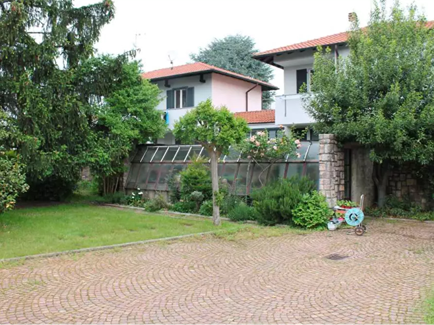 Immagine 14 di Villa in vendita  in Via della Liberazione a Gallarate