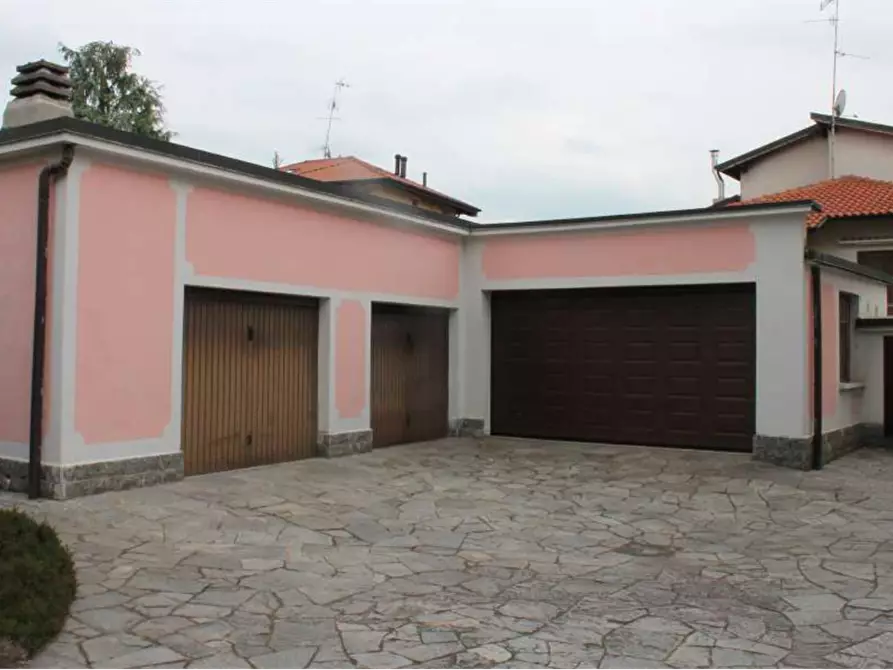 Immagine 17 di Villa in vendita  in Via della Liberazione a Gallarate