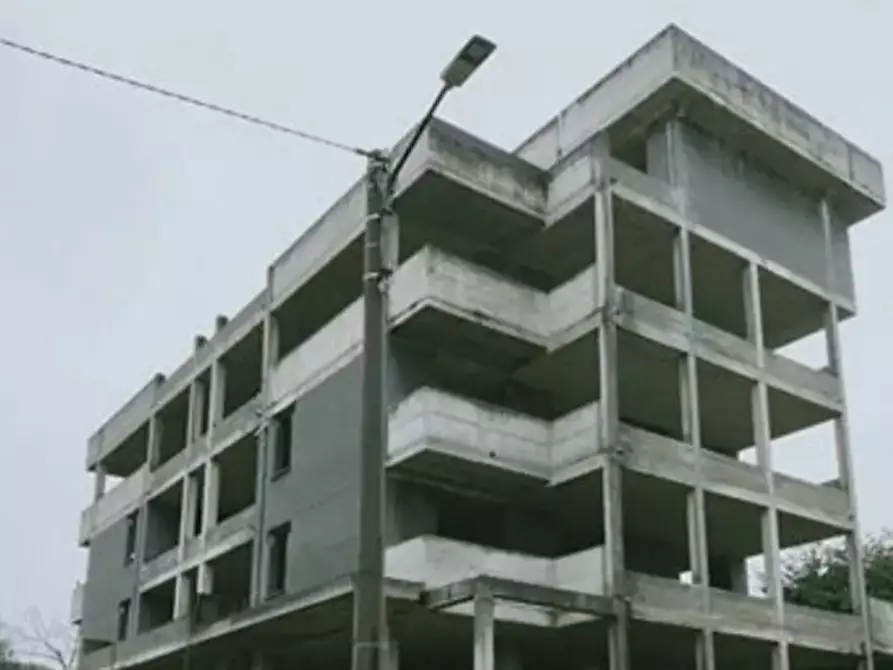 Immagine 2 di Stabile in vendita  in Via A. Colombo a Cassano Magnago