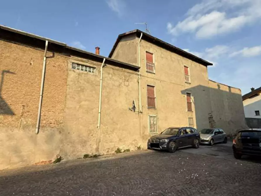 Immagine 1 di Appartamento in vendita  in Via Novara  a Lonate Pozzolo