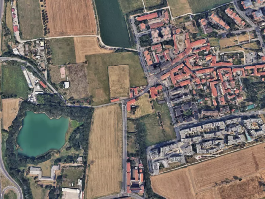 Immagine 2 di Garage in vendita  in Via Filippo Anghileri a Milano