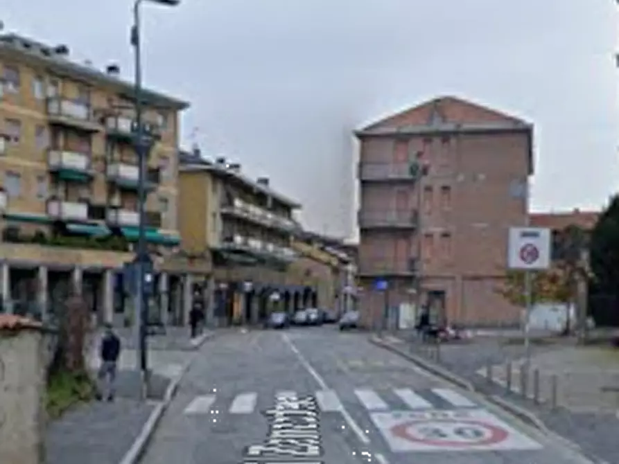 Immagine 8 di Garage in vendita  in Via Filippo Anghileri a Milano