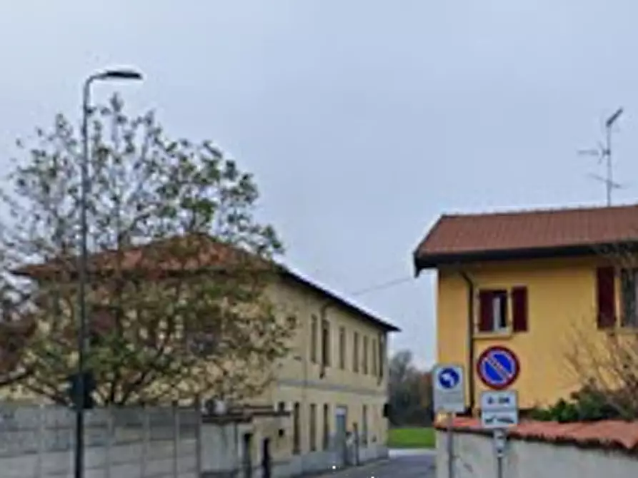 Immagine 9 di Garage in vendita  in Via Filippo Anghileri a Milano