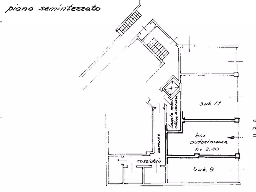 Immagine 10 di Garage in vendita  in Via Filippo Anghileri a Milano
