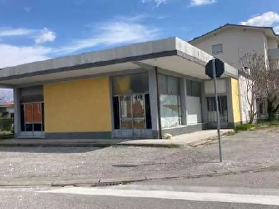 Immagine 3 di Negozio in vendita  in Via Giuseppe Garibaldi  a Osoppo