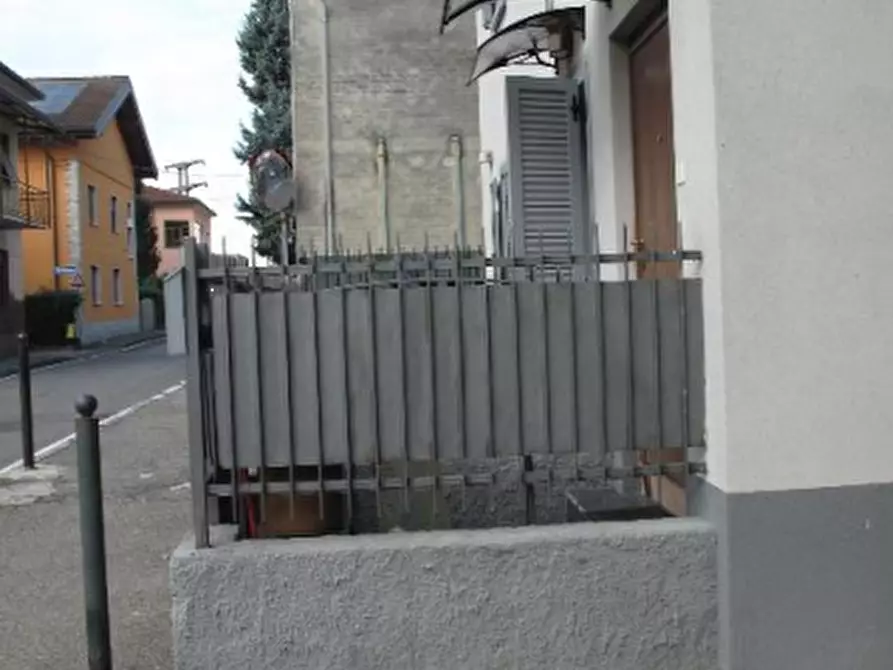 Immagine 5 di Appartamento in vendita  in Via Leone Tolstoj a Limbiate