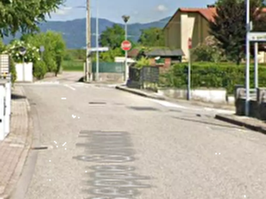 Immagine 4 di Negozio in vendita  in Via Giuseppe Garibaldi  a Osoppo