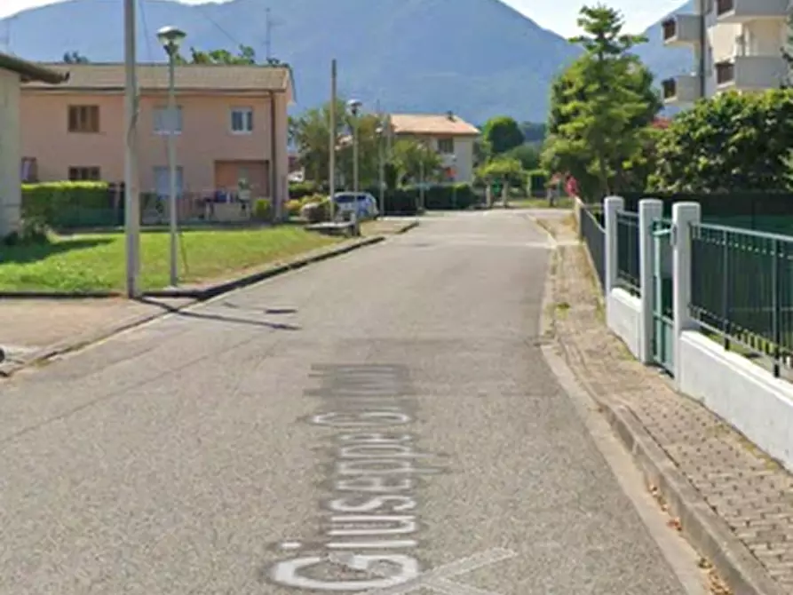 Immagine 5 di Negozio in vendita  in Via Giuseppe Garibaldi  a Osoppo