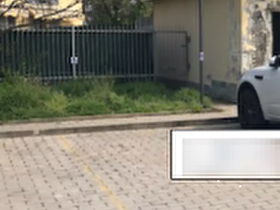 Immagine 2 di Posto auto in vendita  in Via del Mare a Milano