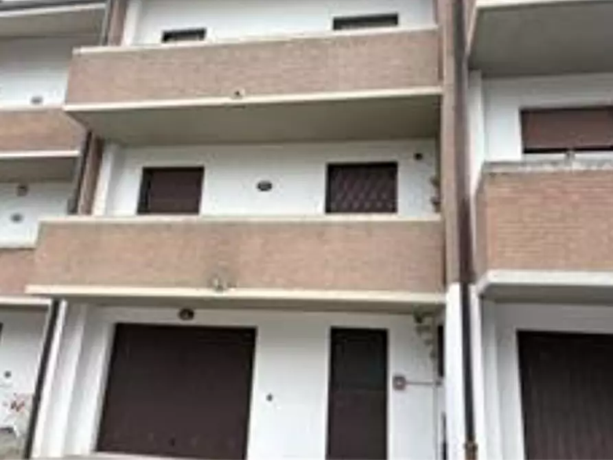 Immagine 5 di Appartamento in vendita  in Via Corrado Alvaro a Fano