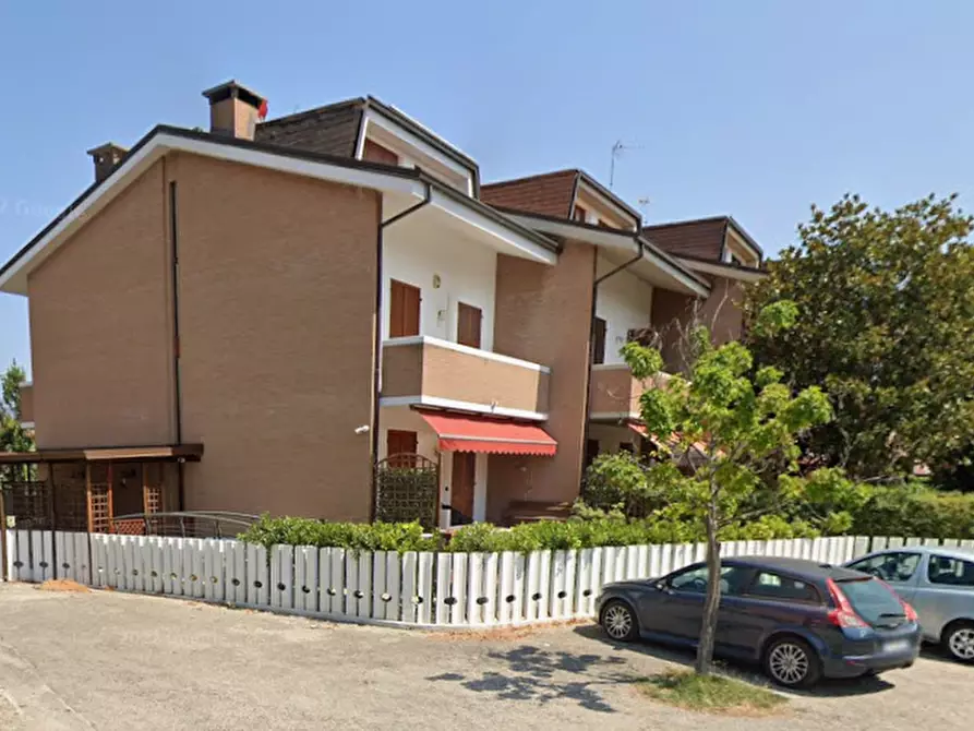 Immagine 9 di Appartamento in vendita  in Via Corrado Alvaro a Fano