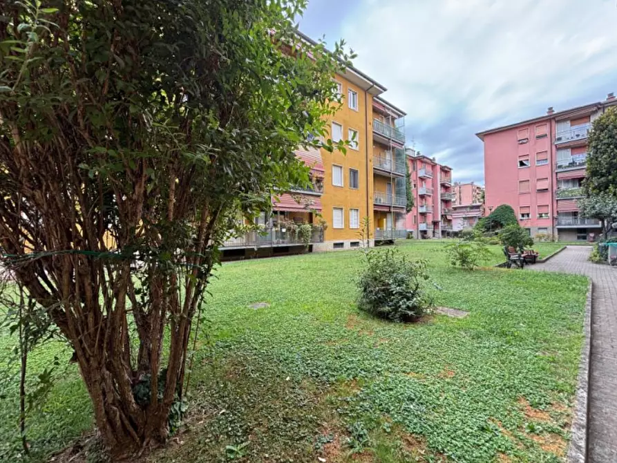 Immagine 3 di Appartamento in vendita  in via Mereghetti a Settimo Milanese