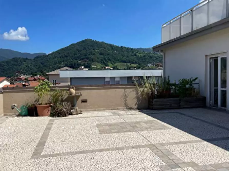 Immagine 4 di Appartamento in vendita  in Via dei Mille a Villa D'almè