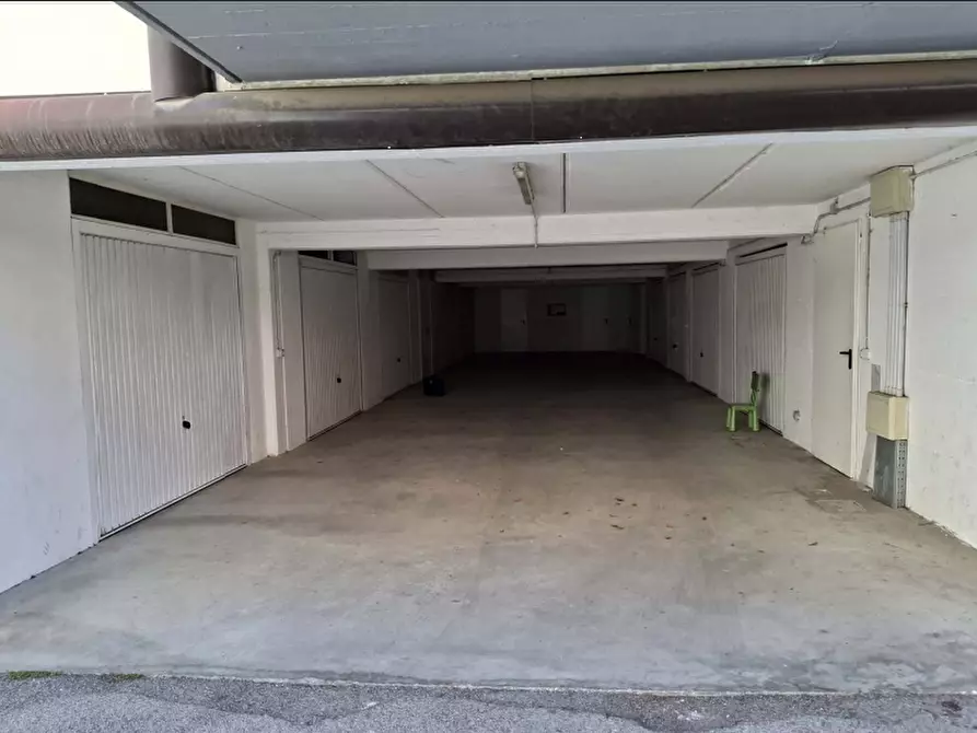 Immagine 1 di Garage in vendita  in Via Collestatte a Terni